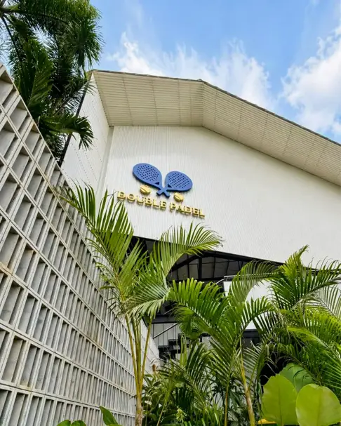 Double Padel building and palms