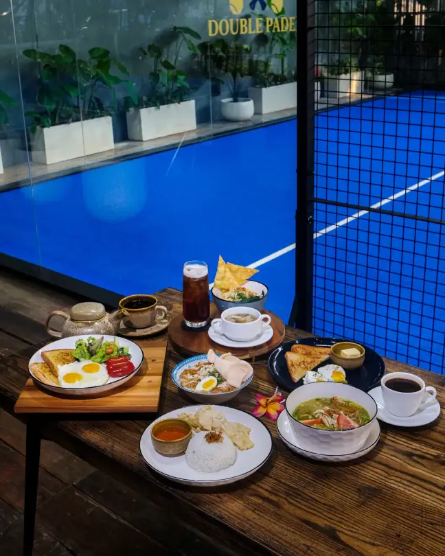 A breakfast spread courtside